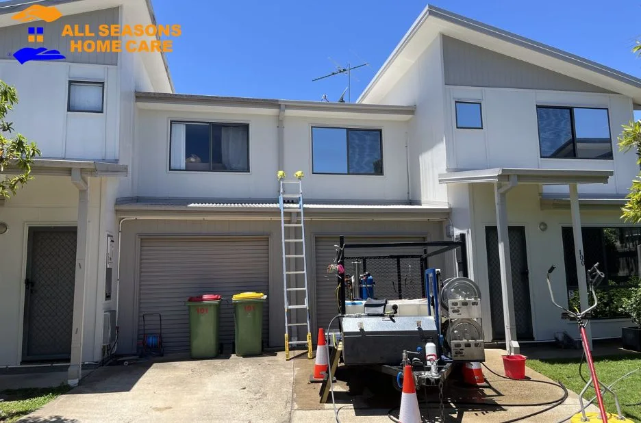Professional Roof Pressure Cleaning Near Me for Safe and Effective Roof Restoration